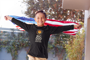 BIG DAY Kids Long Sleeves - smiling boy holding American flag